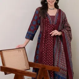 KLOSIA Women Ethnic Motifs Printed Panelled Kurta with Palazzos & With Dupatta image 2