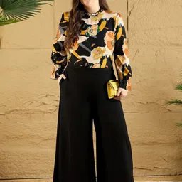 Berrylush Curve Floral Print Bell Sleeve Top image 5