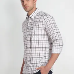 Arrow Sport White & Cherry Cotton Slim Fit Checks Shirt image 3