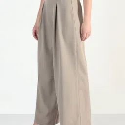 SHOWOFFFF Beige Relaxed Fit Trousers With Belt image 3