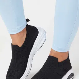 Mozafia Women's Black Walking Shoes image 1