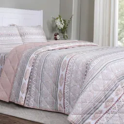 Maspar Allegra Peach Cotton Geometric 144 TC King Bedsheet & Quilt with 2 Pillow Covers-image-24