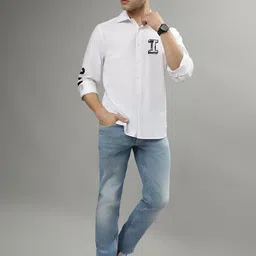 Iconic Men Slim Fit Mid-Rise Light Fade Stretchable Jeans image 5