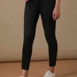 Wrangler Black Skinny Fit Mid Rise Jeans image 3