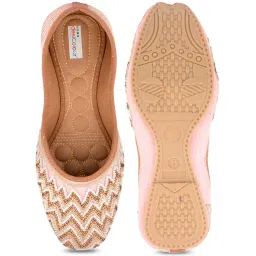 Desi Colour Women's Pink Ethnic Juttis image 3