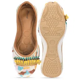 Desi Colour Women's White Ethnic Juttis image 3