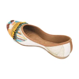 Desi Colour Women's White Ethnic Juttis image 5