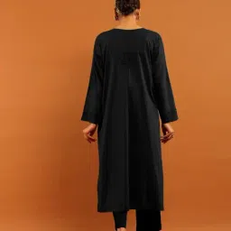 House Of Chikankari Black Cotton Regular Fit Embroidered Long Kurta image 2