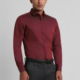 Peter England Elite Maroon Cotton Regular Fit Self Pattern Shirt image 3