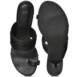 W Women's Black Toe Ring Sandals image 3