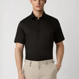Van Heusen Black Cotton Regular Fit Shirt image 1