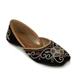 Shezone Women's Black Ethnic Juttis image 3