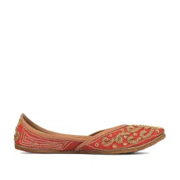 Desi Colour Women's Red Ethnic Juttis image 1