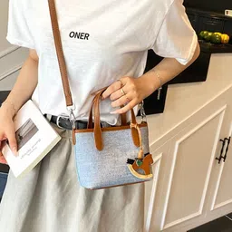 KPOP Women Solid Structured Handheld Bag-picture-12