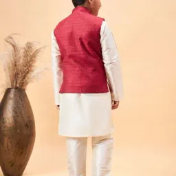 VASTRAMAY Boys Maroon Self Full Sleeves Kurta Sets image 3