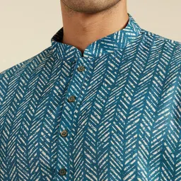 Diwas by Manyavar Geometric Printed Mandarin Collar Straight Kurta image 2