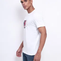 Lee White Slim Fit Graphic Print Crew T-Shirt image 3