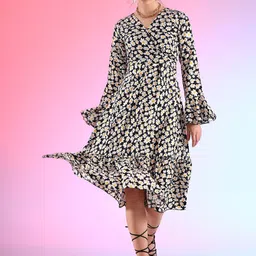 Honky Tonky Women Floral Printed Bell Sleeve Midi Dress-picture-34