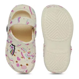 Pantaloons Junior Yellow & Pink Back Strap Sandals image 3