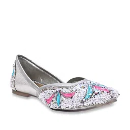 Jove Women's Silver Ethnic Juttis image 3