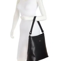 Tohl Rp1 Alexa Black Solid Leather Shoulder Bag image 5