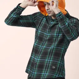 People by Pantaloons Green Cotton Slim Fit Checks Shirt image 3