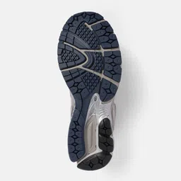 New Balance Men Woven Design 2002 Sneakers image 5