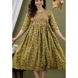 NEVISHA STYLE Cotton Woven Three Fourth Sleeves Floral Printed Maternity Kurta With Nursing Access - Green-picture-14