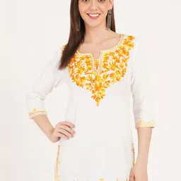 Brownverse Floral Embroidered V-Neck Pure Cotton Kurti-image-6