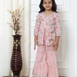 READIPRINT Three Fourth Sleeves Seamless Floral Pritned & Gota Lace Embellished Kurta With Chevron Designed Sharara - Pink-picture-17