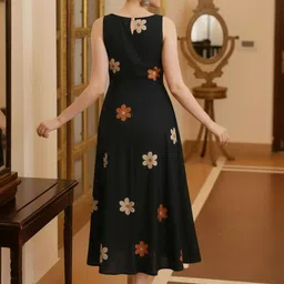 CORSICA Floral Printed Sleeveless Fit and Flare Midi Dress image 4