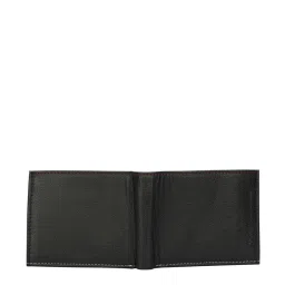 Tommy Hilfiger Black Casual Leather Bi-Fold Wallet for Men image 2