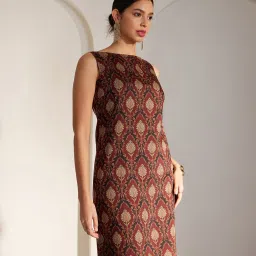 Fablestreet Maroon Printed Shift Dress image 3