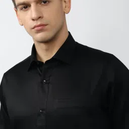 Van Heusen Black Cotton Regular Fit Shirt image 4