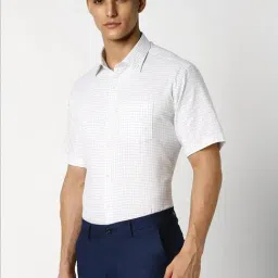 Van Heusen White Cotton Regular Fit Checks Shirt image 3