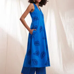 Pink Fort Blue Cotton Paisley Print A Line Kurta image 3