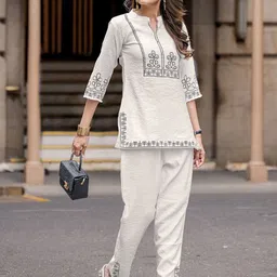 MITTOO Top With TrousersCo-Ords image 3