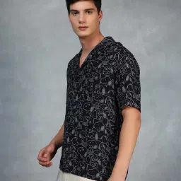 Bewakoof Black Loose Fit Graphic Print Oversized Shirt image 3