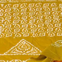 Unnati Silks Yellow & Mehndi Green Cotton Printed Saree With Unstitched Blouse image 3