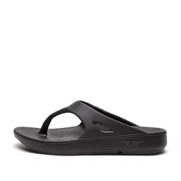 Red Tape Men's Black Flip Flops image 3