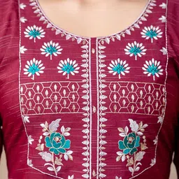 AUZAAI COLLECTION Selection Of 2 Floral Yoke Design Thread Work Pure Cotton Kurtas image 3