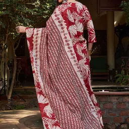 Shae by SASSAFRAS Floral Printed V-Neck Pure Cotton Straight Kurta With Trousers & Dupatta image 5