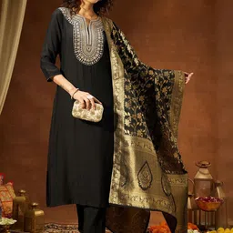 Janasya Women Floral Embroidered Regular Sequinned Kurta with Trousers & With Dupatta-image-54