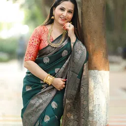 VASTRAHUT Woven Design Zari Silk Blend Handloom Banarasi Saree image 4