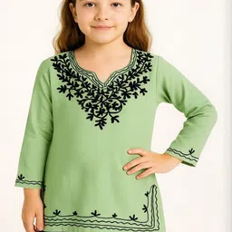 Naida Floral Embroidered V-Neck Chikankari Chikankari Kurti-picture-19