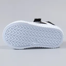 Cute Walk by Babyhug Casual Shoes - Black White image 3