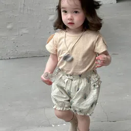 LULU & SKY Girls Conversational Printed High-Rise Shorts image 5