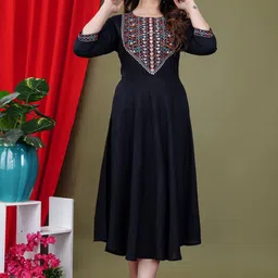 FebQ Embroidered Fit & Flare Midi Dress image 5