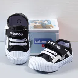 Cute Walk by Babyhug Casual Shoes - Black White image 4