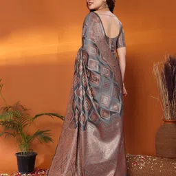 DIVASTRI Geometric Woven Design Zari Organza Kanjeevaram Saree image 3